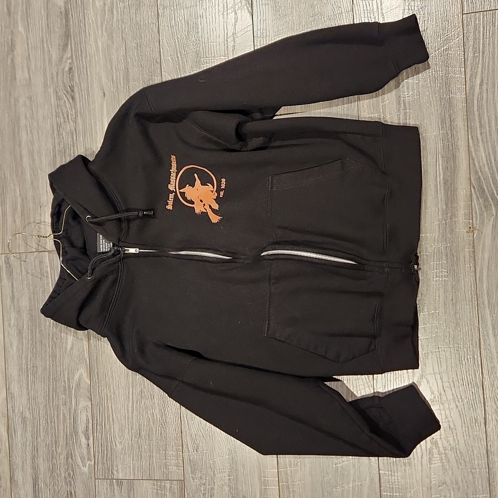 EUC SAAD Collection Salem MA Women's Sweatshirt w/hoodie sz S